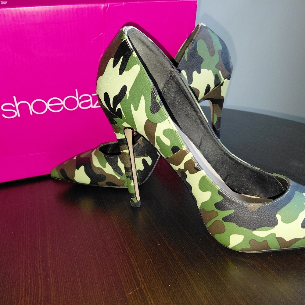 Multi-Green Camouflage Stiletto Heels Pointed Toe Pumps by Shoedazzle